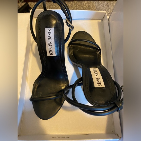 STEVE MADDEN FATE HEELS - Picture 3 of 3